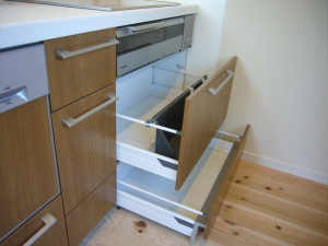 引き出し式の大容量の収納