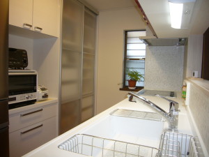 背面の収納スペース