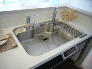 浄水器のついたシンク