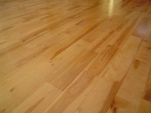 フローリングはカバ材のレギュラーグレード